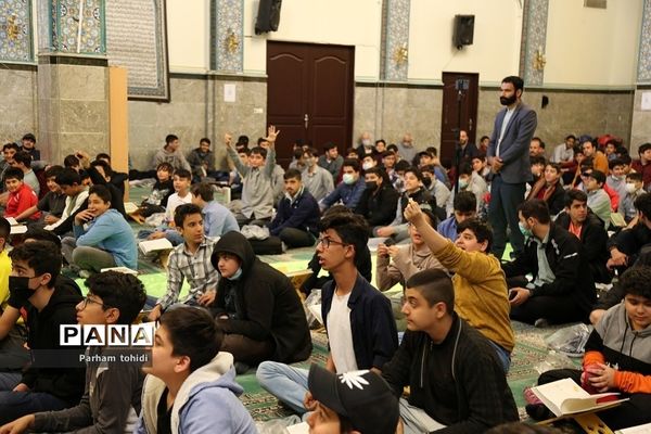 مراسم محفل انس با قرآن در واپسین روز های ماه رمضان در شهریار