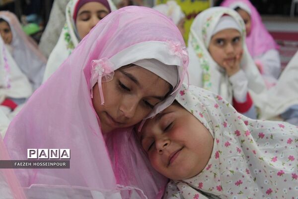 جشن بزرگ ۱۶۰۰ نفره روزه اولی‌ها در بهارستان‌دو