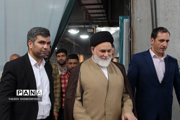 جشن بزرگ ۱۶۰۰ نفره روزه اولی‌ها در بهارستان‌دو