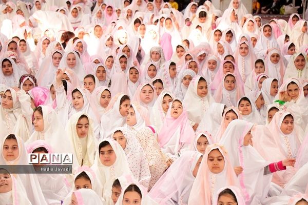 جشن بزرگ ۱۶۰۰ نفره روزه اولی‌ها در بهارستان‌دو