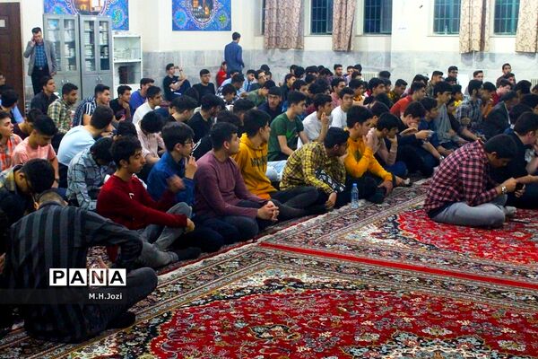 نشست تریبون آزاد دانش‌آموزی در دبیرستان شاهد جواد الائمه قم