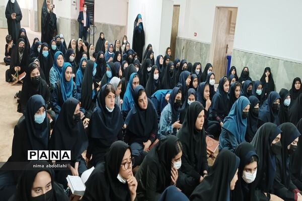 محفل انس با قرآن مجید ویژه دختران دانش‌آموز