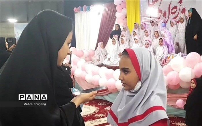 مراسم روزه اولی ۱۶۰۰ دانش‌آموز دختر در بهارستان دو/فیلم