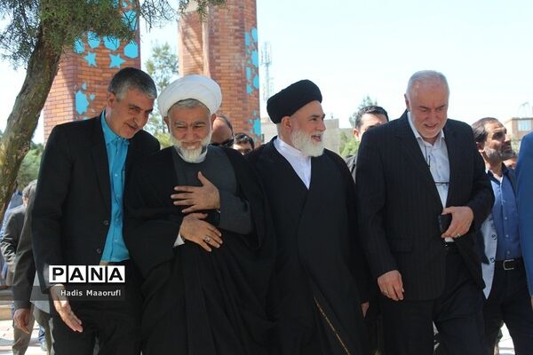 دیدار استاندار تهران از مزار شهدای گمنام بهارستان ۲