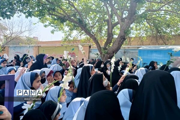 تشیع پیکر شهید گمنام در دبستان شاهد حضرت خدیجه( س) منطقه ۱۸