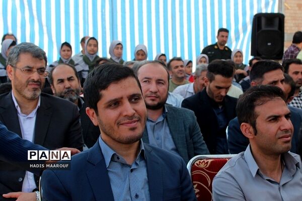 آیین خشت‌گذاری ۱۰ مدرسه در بهارستان 2