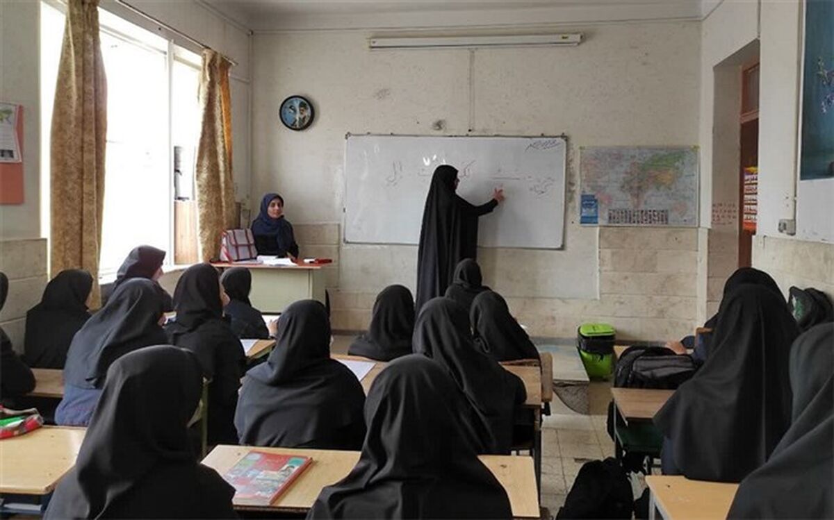 آموزش صحیح خوانی قرآن کریم در دبیرستان جوادالائمه قم