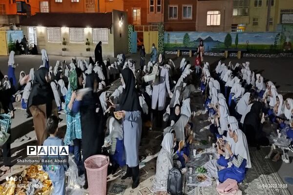 ضیافت افطاری دبستان دخترانه لغوی ناحیه یک یزد