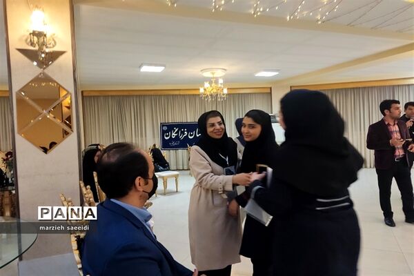 اولین جشنواره زبان انگلیسی ویژه دانش آموزان مدارس خاص