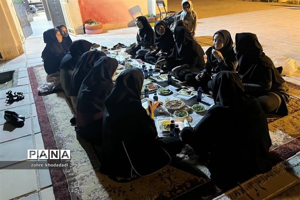 ضیافت افطاری و محفل انس با قرآن دبستان سما خاتم