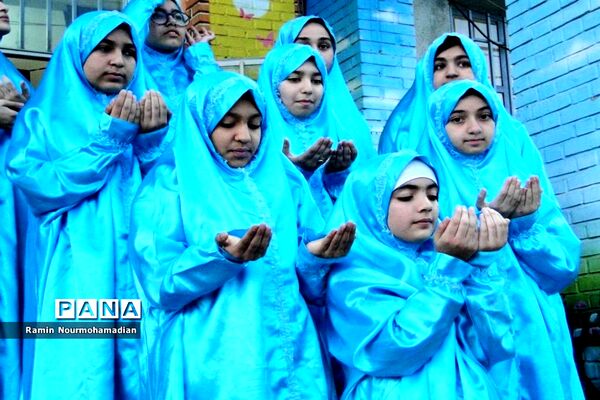 افطاری صمیمی دختران دانش آموز منطقه۹