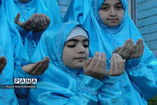 افطاری صمیمی دختران دانش آموز منطقه۹
