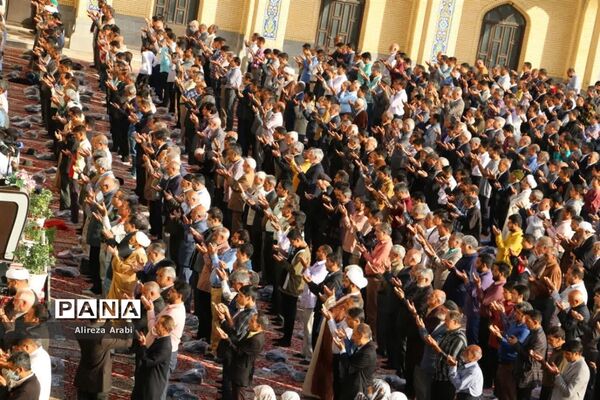 اقامه نماز عید سعید فطر در کاشمر