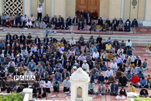 اقامه نماز عید سعید فطر در کاشمر