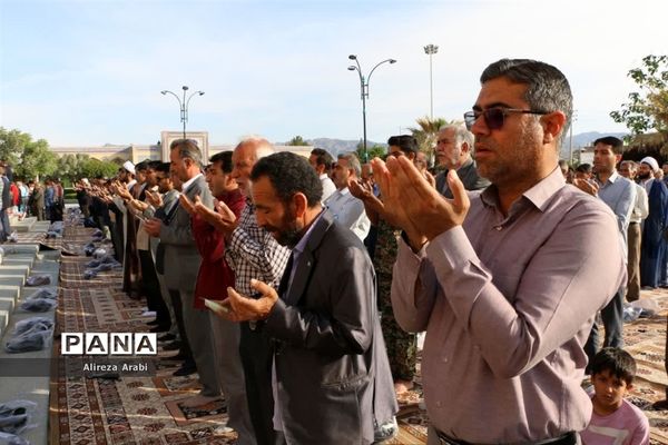 اقامه نماز عید سعید فطر در کاشمر