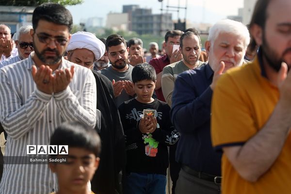 نماز عید سعید فطر در مصلی تهران