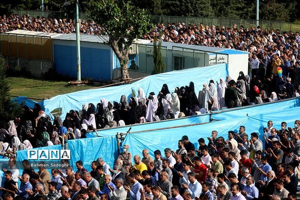 نماز عید سعید فطر در مصلی تهران