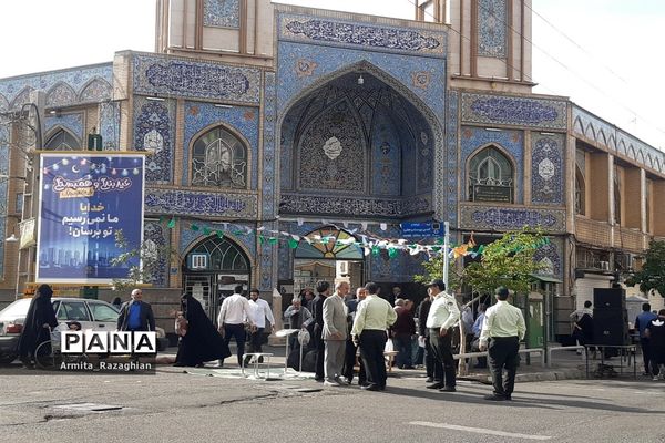 برگزاری مراسم نماز عید فطر در مسجد نبی