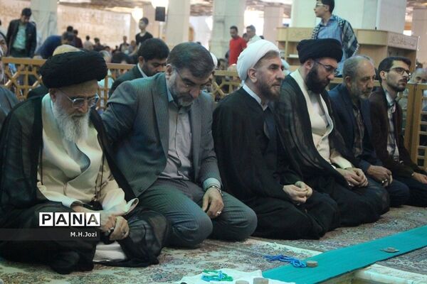 نماز عید سعید فطر در حرم حضرت معصومه (س)
