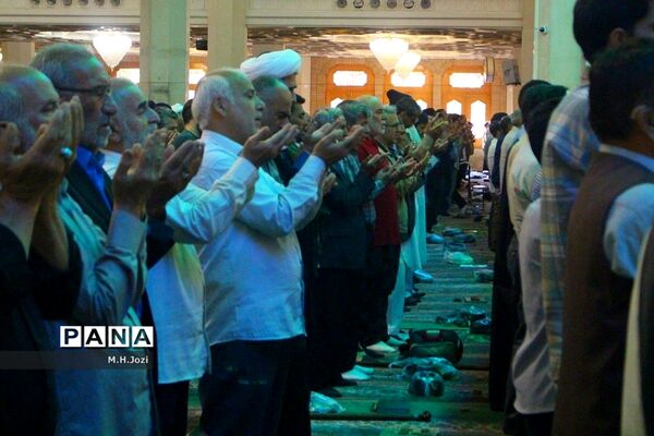 نماز عید سعید فطر در حرم حضرت معصومه (س)