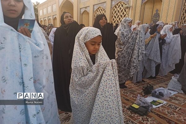نماز عید فطر در آرامگاه شهید آیت‌الله مدرس در کاشمر