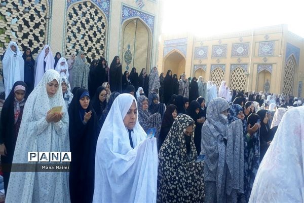 نماز عید فطر در آرامگاه شهید آیت‌الله مدرس در کاشمر