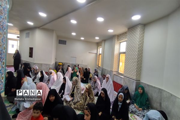 نماز عید فطر در مسجد پیامبر اعظم در شهرک شهید درخشان شهرستان رباط‌کریم