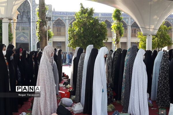 نماز عید بندگی در حرم مطهر شاهچراغ (ع)
