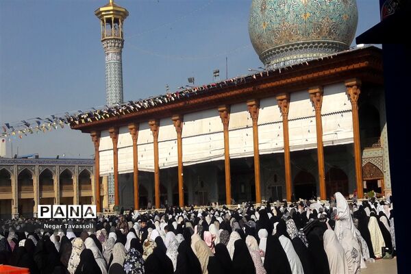 نماز عید بندگی در حرم مطهر شاهچراغ (ع)