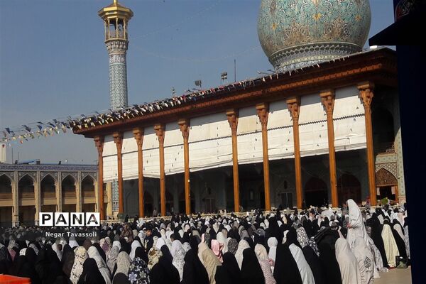 نماز عید بندگی در حرم مطهر شاهچراغ (ع)