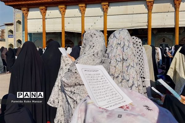 برگزاری نمازباشکوه روزعیدسعید فطر، به امامت آیت الله دژکام در حرم مطهر شاهچراغ (ع)