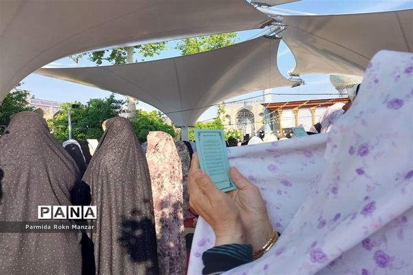 برگزاری نمازباشکوه روزعیدسعید فطر، به امامت آیت الله دژکام در حرم مطهر شاهچراغ (ع)