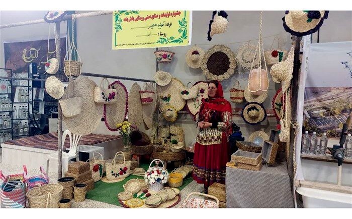 اولین جشنواره کاربری تولیدات و صنایع‌دستی روستایی در بلده برگزار شد/فیلم