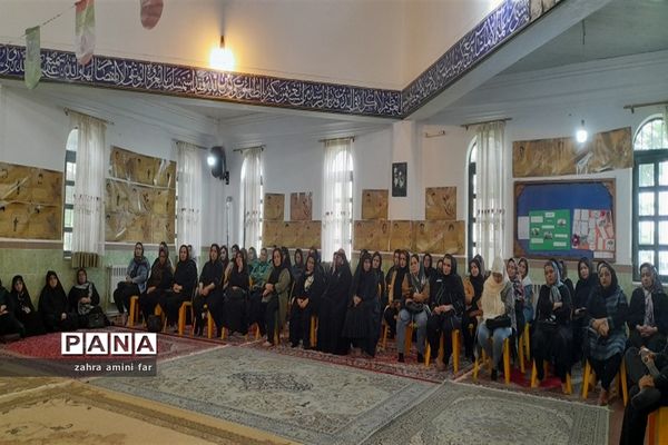 دیدار سرپرست آموزش و پرورش شهرستان نور با اولیا دانش‌آموزان مقطعه متوسطه دوم