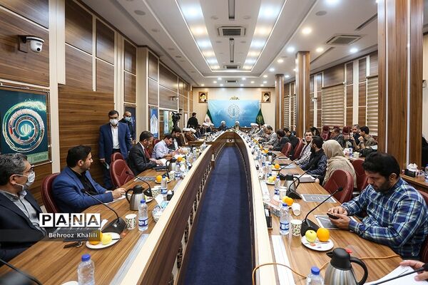 جلسه هم‌اندیشی بزرگداشت دهه کرامت
