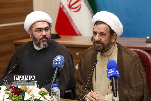 جلسه هم‌اندیشی بزرگداشت دهه کرامت