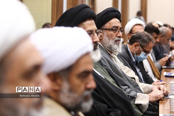 جلسه هم‌اندیشی بزرگداشت دهه کرامت
