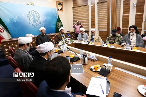 جلسه هم‌اندیشی بزرگداشت دهه کرامت