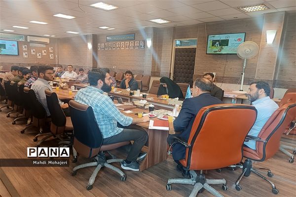 جلسه کمیته شورای دانش‌آموزی ششمین کنگره شهدا منطقه ۱۶