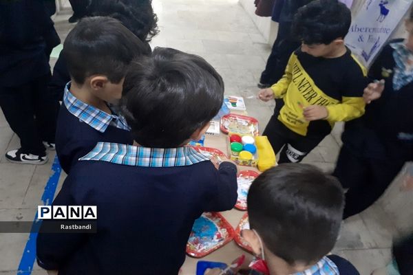 روز بدون کیف در دبستان احمد معینی منطقه ۱۳