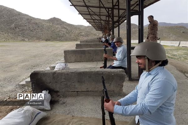 اعزام دانش‌آموزان دبیرستان عرفان منطقه ۱۳ به میدان تیر لشکر محمد رسول الله(ص)