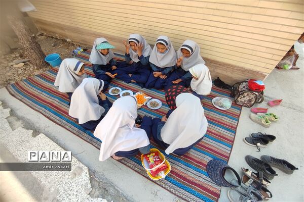 اردوی درون مدرسه دبستان عشایری لقمان حکیم خاتم
