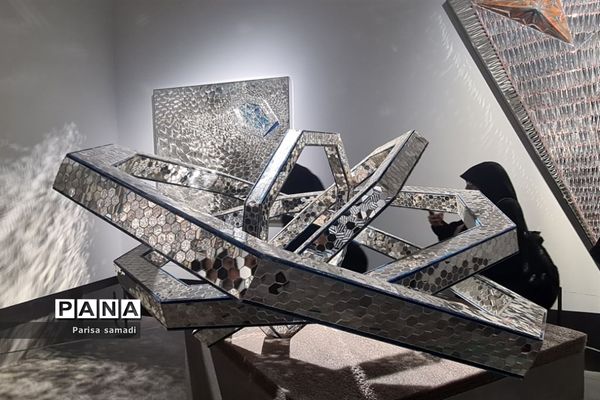 بازدید دانش‌آموزان دبیرستان فرهنگ ۱۳ از باغ موزه نگارستان