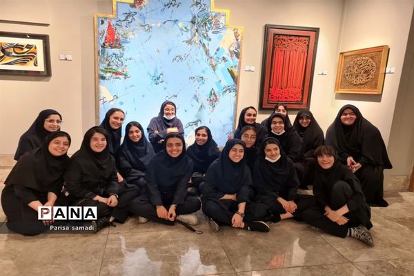 بازدید دانش‌آموزان دبیرستان فرهنگ ۱۳ از باغ موزه نگارستان