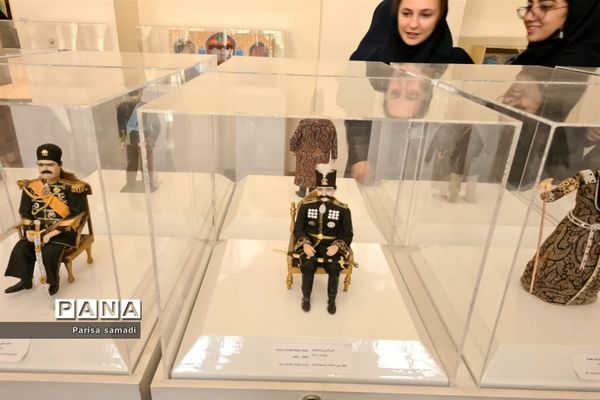 بازدید دانش‌آموزان دبیرستان فرهنگ ۱۳ از باغ موزه نگارستان