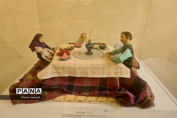 بازدید دانش‌آموزان دبیرستان فرهنگ ۱۳ از باغ موزه نگارستان