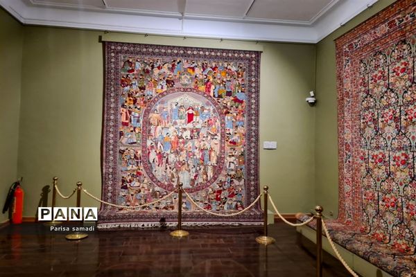 بازدید دانش‌آموزان دبیرستان فرهنگ ۱۳ از باغ موزه نگارستان