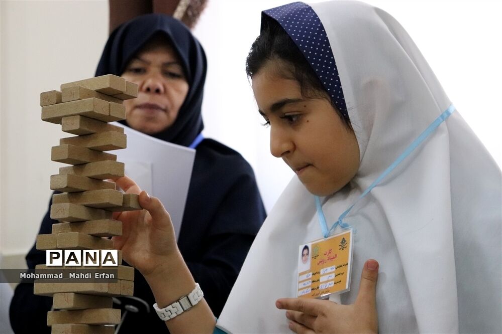 طرح یک روز بدون کیف در مدارس ابتدایی شهر تهران کلید خورد