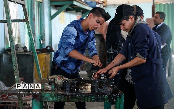 میانگین کشوری تحصیل در هنرستان‌ها 37 درصد است