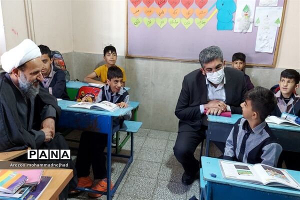 بازدید شورای آموزش و پرورش شهرستان قرچک از مدرسه استثنایی زنده یاد منصوری